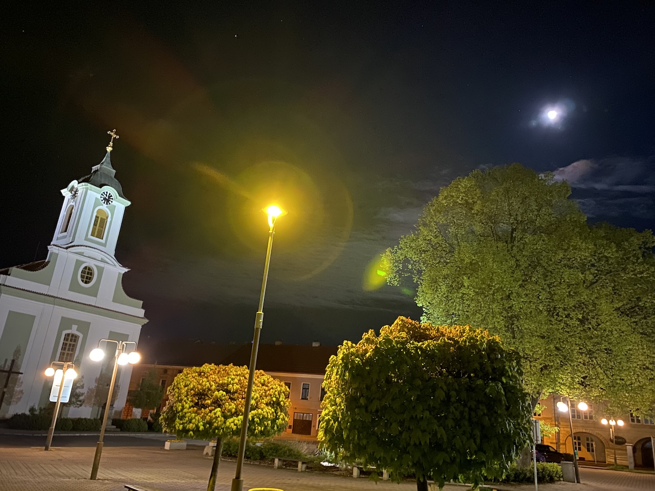 Noční odchody z planetária