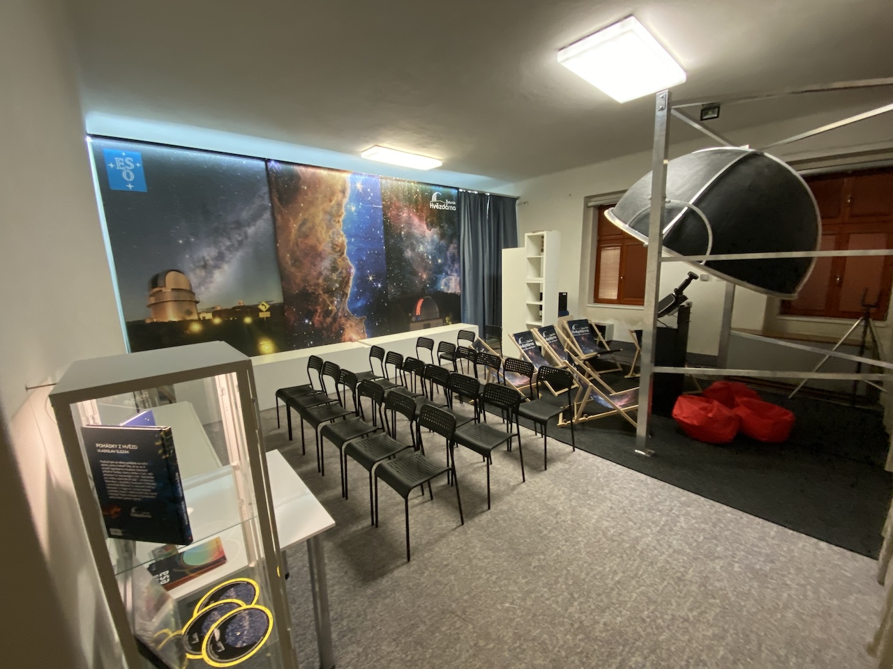 SKY ROOM planetárium na náměstí