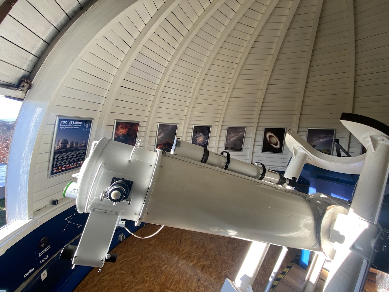 Výstava Eso vesmíru v kopuli je uložena v archivu hvězdárny