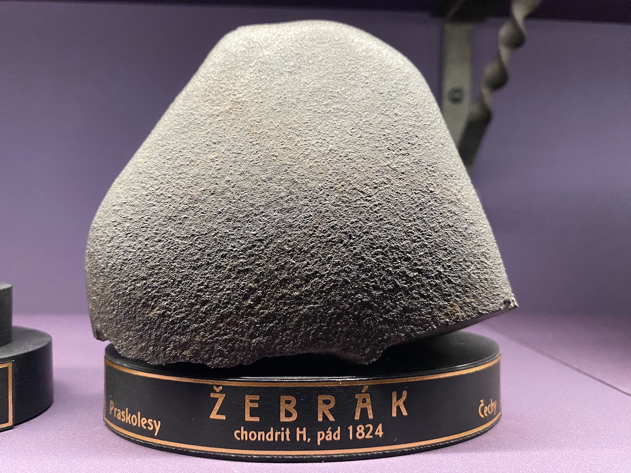 Originál meteoritu Žebrák v Praze a ve Vídni. Známe podobu dalších kusů