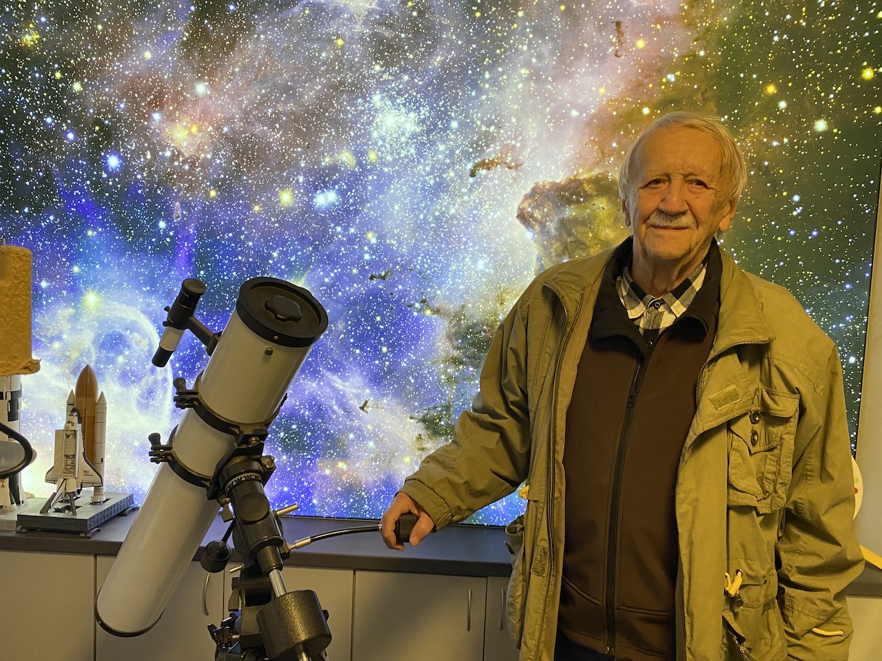 Další dalekohled věnoval Hvězdárně Jiří Mik, děkujeme