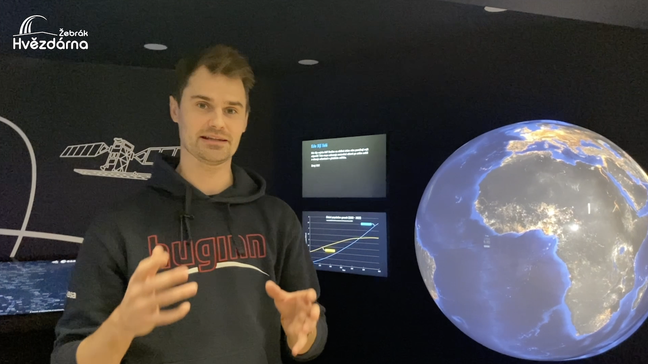 Země z vesmíru - o nové expozici ESA s Janem Spratkem