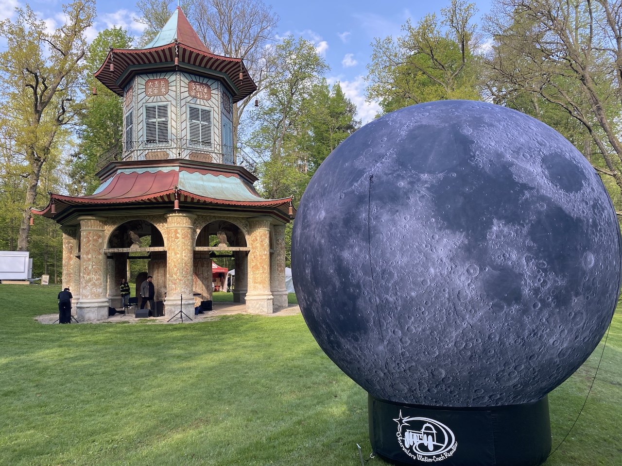 MOON Ball Ve Vlašimi