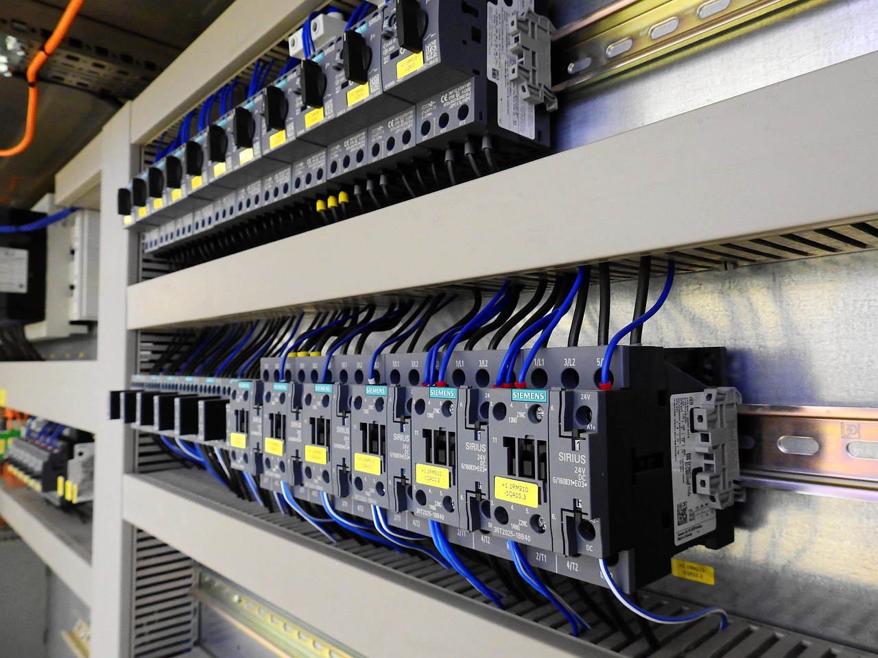 Práce na elektrorozvodech na Hvězdárně Žebrák